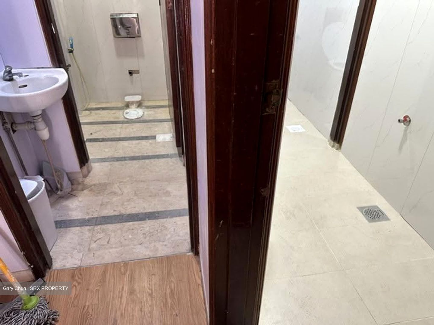 Four Chain Hotel (D14), Retail #637755611